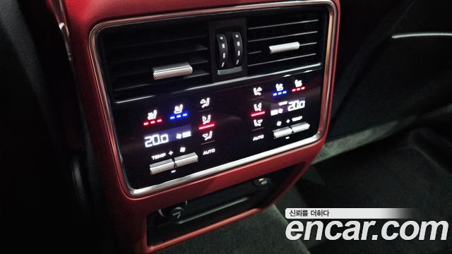 Porsche Cayenne 2019 — photo 25