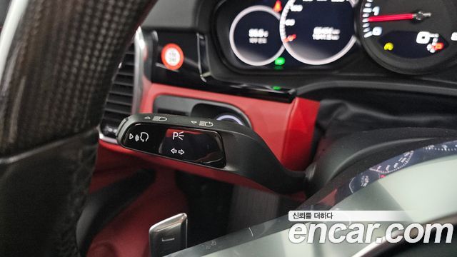 Porsche Cayenne 2019 — photo 29