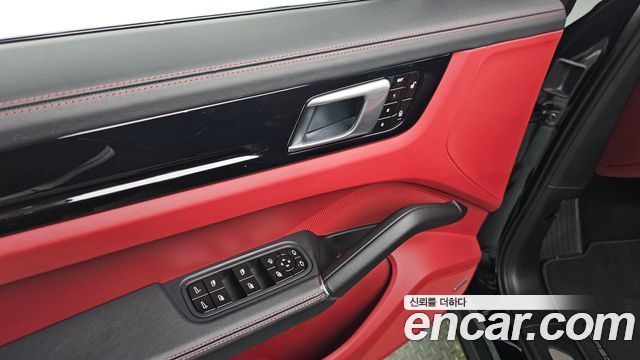 Porsche Cayenne 2019 — photo 32