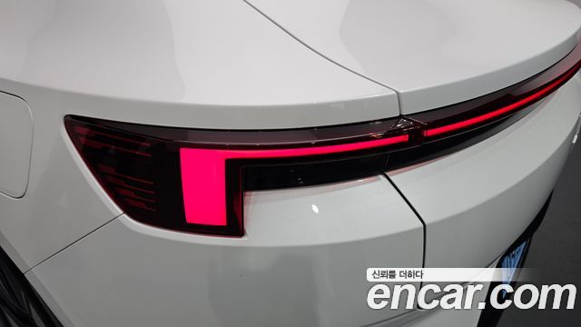 Polestar Polestar 4 2026 — photo 9