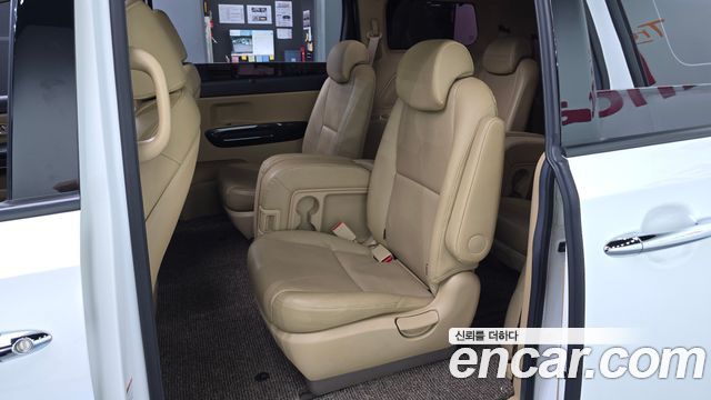 Kia Canival 2017 — photo 17