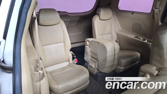 Kia Canival 2017 — photo 18