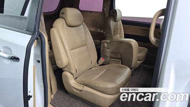 Kia Canival 2017 — photo 19