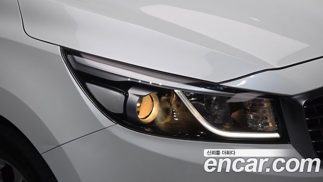 Kia Canival 2017 — photo 8