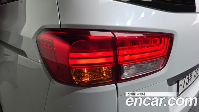 Kia Canival 2017 — photo 9