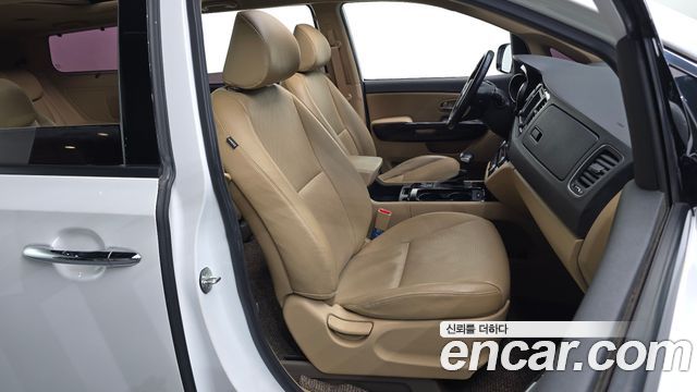 Kia Canival 2017 — photo 16
