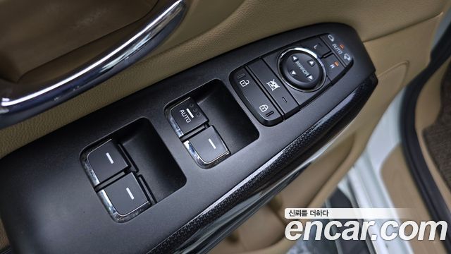 Kia Canival 2017 — photo 34