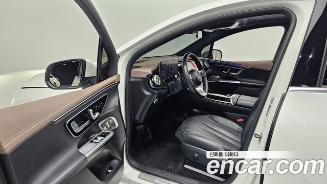 Mercedes-Benz EQE 2023 — photo 10