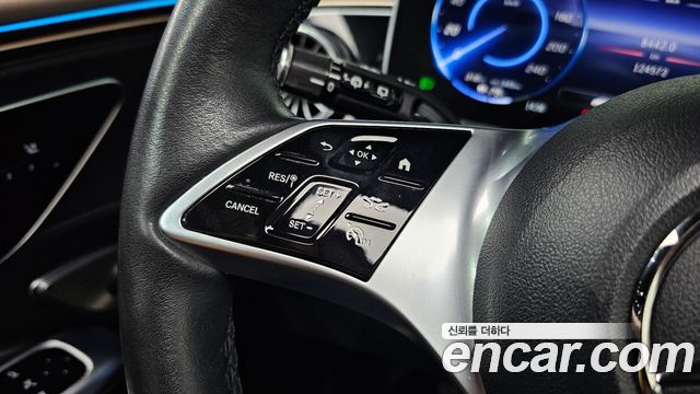 Mercedes-Benz EQE 2023 — photo 14