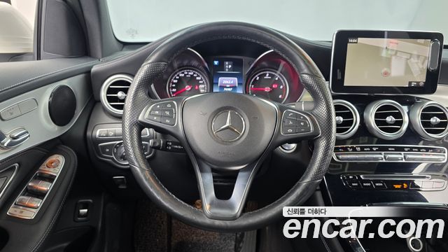 Mercedes-Benz GLC-Class 2017 — photo 12