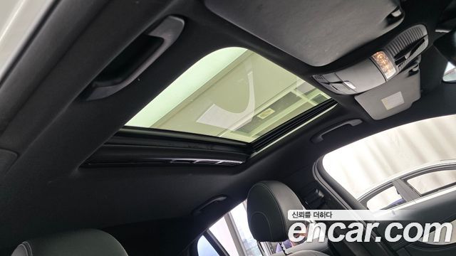 Mercedes-Benz GLC-Class 2017 — photo 16
