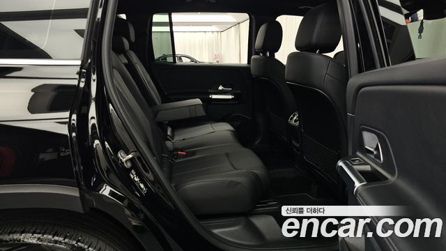 Mercedes-Benz GLB-Class 2024 — photo 18