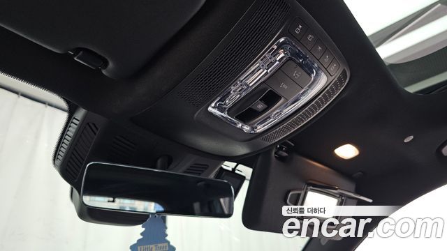 Mercedes-Benz GLB-Class 2024 — photo 29