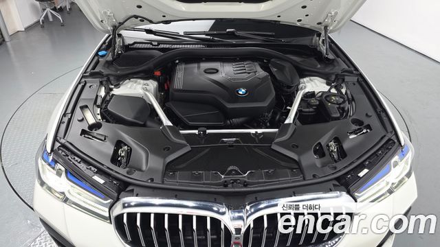 BMW 5-Series 2023 — photo 6