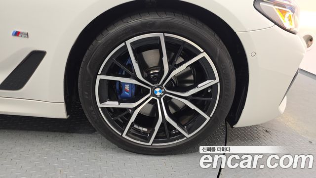 BMW 5-Series 2023 — photo 7