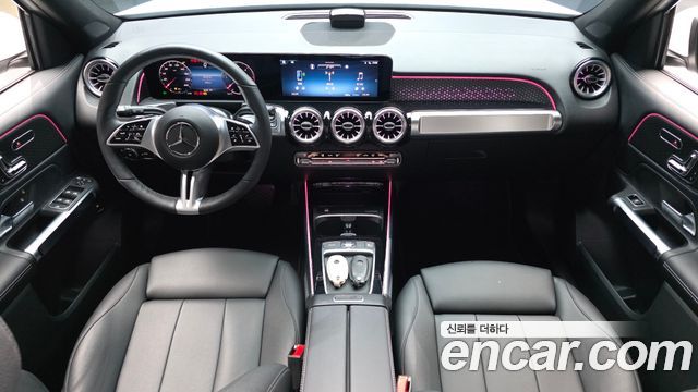 Mercedes-Benz GLB-Class 2024 — photo 7