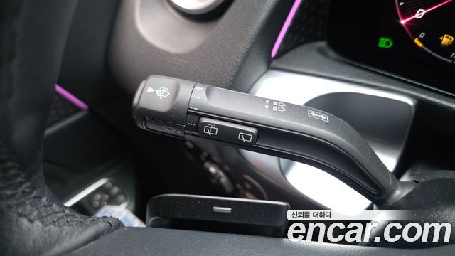 Mercedes-Benz GLB-Class 2024 — photo 17