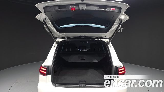 Mercedes-Benz GLB-Class 2024 — photo 20