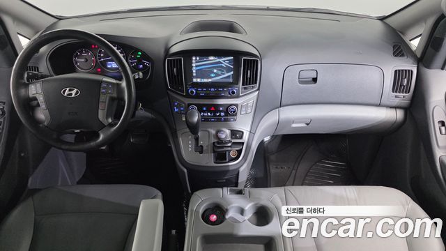 Hyundai Starex 2017 — photo 10