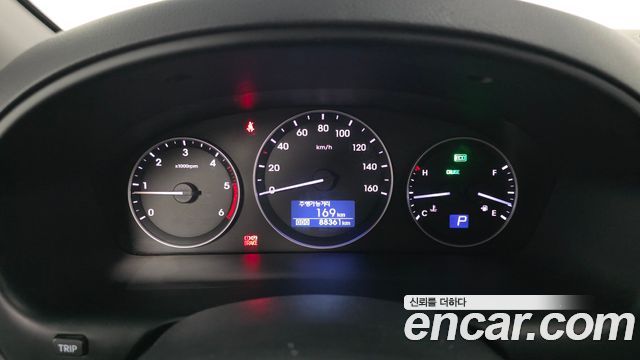 Hyundai Starex 2017 — photo 11