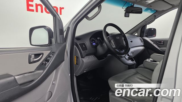 Hyundai Starex 2017 — photo 13
