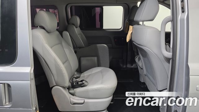 Hyundai Starex 2017 — photo 17