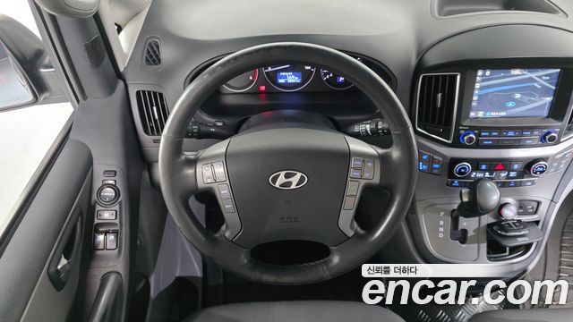 Hyundai Starex 2017 — photo 21
