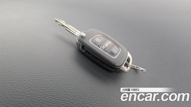 Hyundai Starex 2017 — photo 23