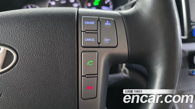 Hyundai Starex 2017 — photo 25