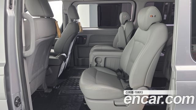 Hyundai Starex 2017 — photo 28