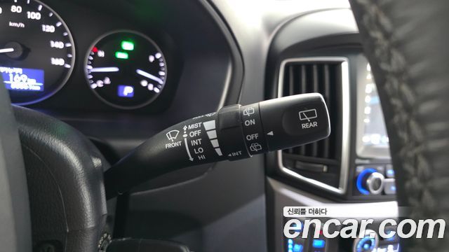 Hyundai Starex 2017 — photo 32