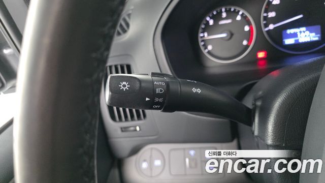 Hyundai Starex 2017 — photo 33