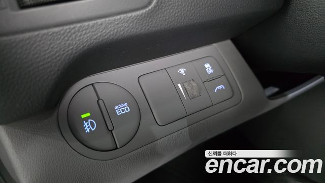 Hyundai Starex 2017 — photo 34
