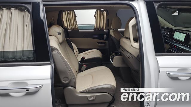 Kia Canival 2022 — photo 11