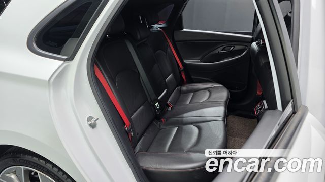Hyundai i30 2020 — photo 17