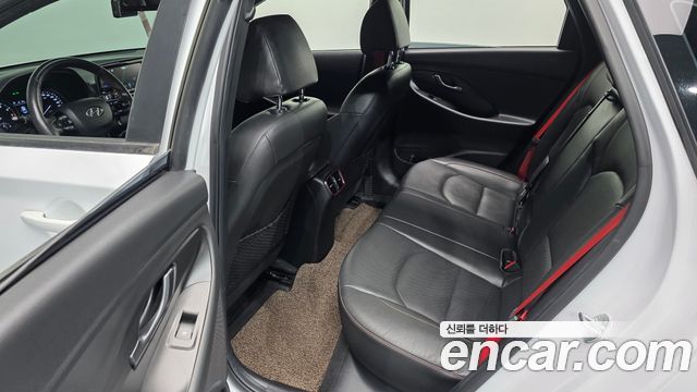 Hyundai i30 2020 — photo 18