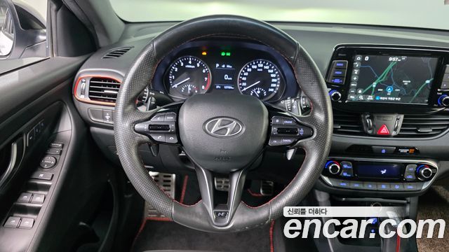 Hyundai i30 2020 — photo 19
