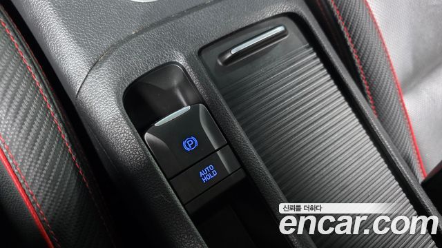 Hyundai i30 2020 — photo 24