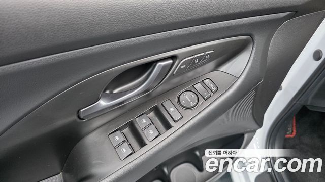 Hyundai i30 2020 — photo 25