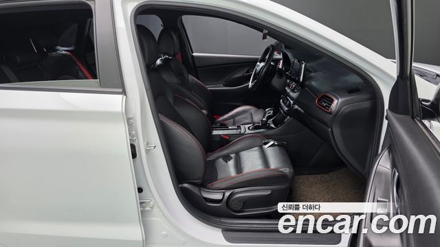 Hyundai i30 2020 — photo 16