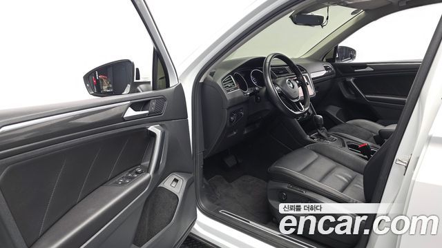 Volkswagen Tiguan 2020 — photo 13