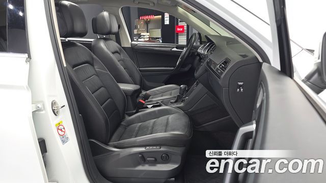 Volkswagen Tiguan 2020 — photo 17