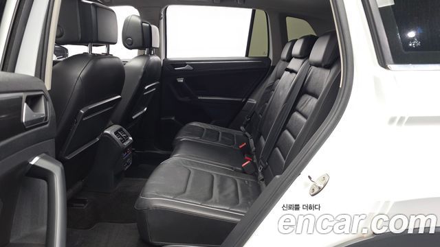Volkswagen Tiguan 2020 — photo 18