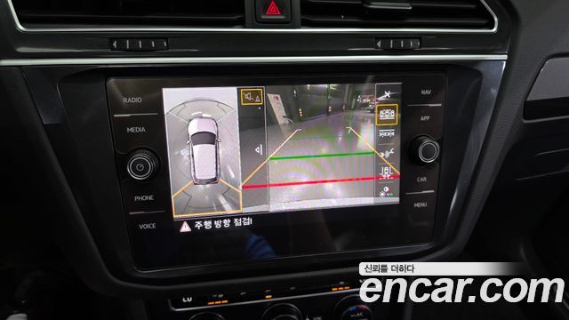 Volkswagen Tiguan 2020 — photo 22
