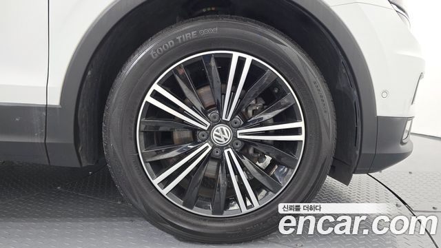 Volkswagen Tiguan 2020 — photo 7