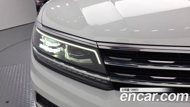 Volkswagen Tiguan 2020 — photo 8