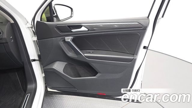 Volkswagen Tiguan 2020 — photo 14