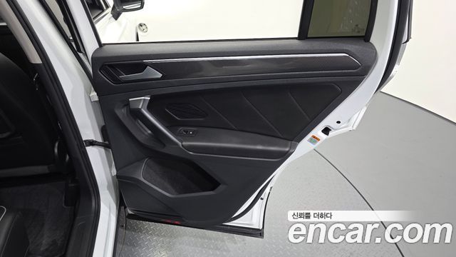 Volkswagen Tiguan 2020 — photo 15