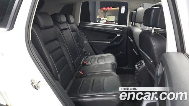 Volkswagen Tiguan 2020 — photo 16