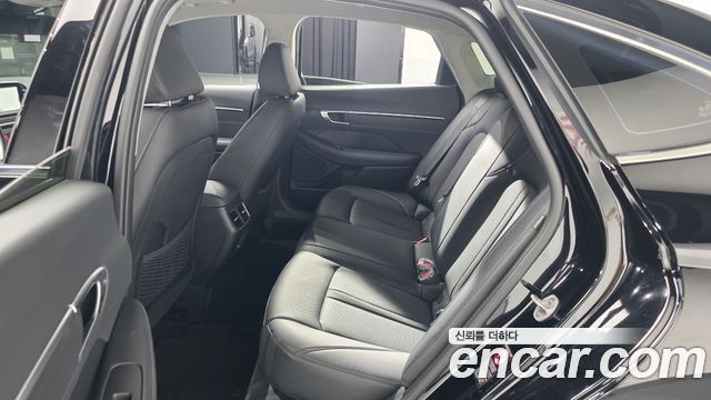Hyundai Sonata 2023 — photo 18